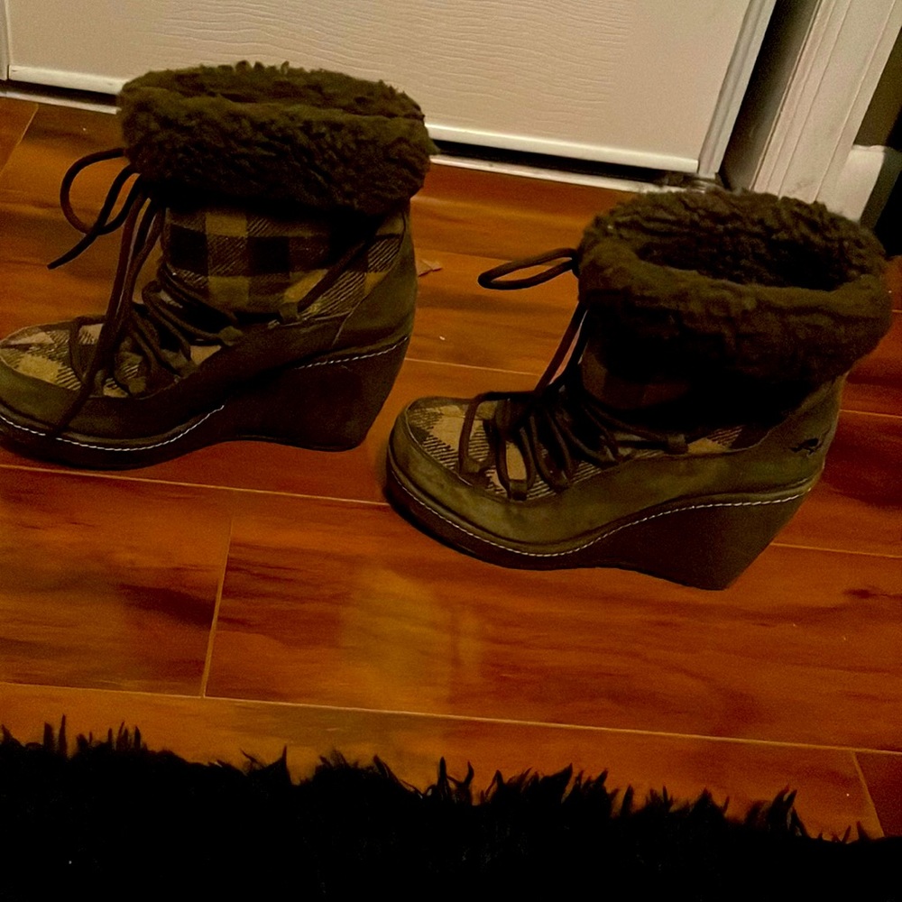 I love these Brown wedged winter booties super warm and comfortable